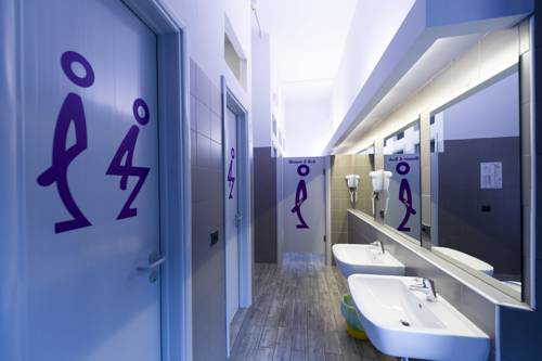 Hostel 7 Santi
